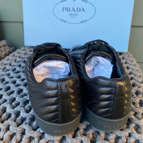 WORN ONCE PRADA 37 LEATHER QUILTED SNEAKERS NEXT TO NEW - Picture 4 of 13